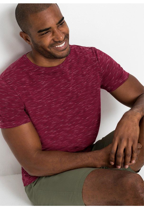 bonprix - T-shirt melanżowy. Kolor: czerwony. Wzór: melanż