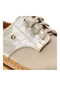 Półbuty damskie Armodo, cholewka ze skóry naturalnej gładkiej z metaliczną wstawką klasyczne sznurowanie zaokrąglony nosek gruba warstwowa podeszwa w. Okazja: na co dzień. Zapięcie: sznurówki. Kolor: złoty. Materiał: skóra. Szerokość cholewki: normalna. Wzór: gładki. Styl: klasyczny #9