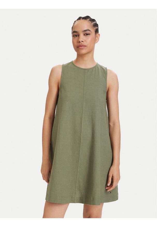 Tommy Jeans Sukienka letnia DW0DW22343 Zielony A-Line Fit. Kolor: zielony. Materiał: len. Sezon: lato
