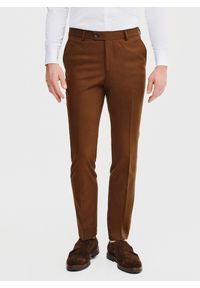 Pako Lorente - PAKO LORENTE – Brązowe spodnie ganiturowe. Kolor: brązowy. Materiał: poliester, elastan, wiskoza. Wzór: gładki. Styl: elegancki, młodzieżowy