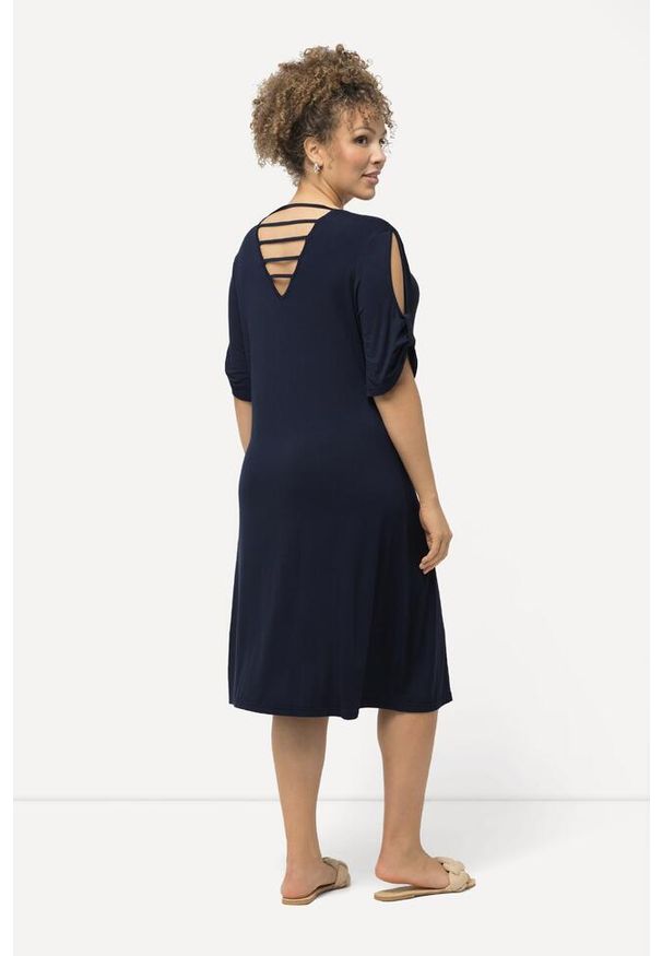 ULLA POPKEN - Damskie Sukienka plażowa z dżerseju dekolt w serek ozdobne tasiemki rękaw 1/2. Okazja: na plażę. Typ kołnierza: dekolt w serek. Kolekcja: plus size. Kolor: niebieski. Materiał: wiskoza, materiał, elastan. Typ sukienki: sportowe, dla puszystych. Styl: sportowy