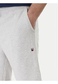 TOMMY HILFIGER - Tommy Hilfiger Szorty sportowe UM0UM03452 Szary Regular Fit. Kolor: szary. Materiał: bawełna. Styl: sportowy #2
