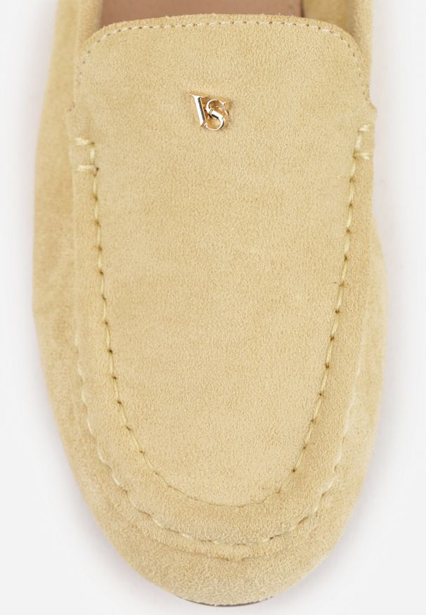 Born2be - Żółte Mokasyny VICES ze Skórzaną Wkładką i Metalową Ozdobą Aquilin. Nosek buta: okrągły. Kolor: żółty. Materiał: skóra. Wzór: aplikacja. Obcas: na obcasie. Styl: klasyczny. Wysokość obcasa: niski