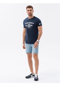 Ombre Clothing - T-shirt męski bawełniany z nadrukiem - granatowy V3 S1748 - M. Kolor: niebieski. Materiał: bawełna. Długość rękawa: krótki rękaw. Długość: krótkie. Wzór: nadruk. Styl: klasyczny #5