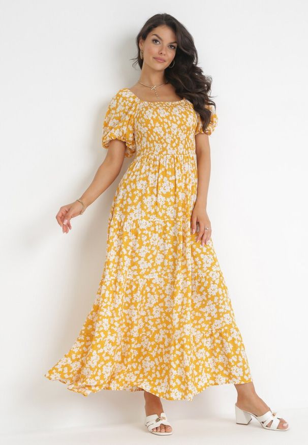 Born2be - Żółta Rozkloszowana Sukienka Maxi w Kwiaty Casceia. Kolor: żółty. Wzór: kwiaty. Długość: maxi