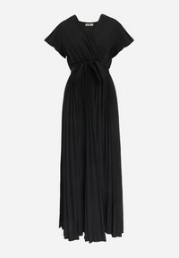 Born2be - Czarna Elegancka Sukienka Maxi w Plisy z Kopertowym Dekoltem i Wiązaniem Thessi. Kolor: czarny. Sezon: lato. Typ sukienki: kopertowe. Styl: elegancki. Długość: maxi #4