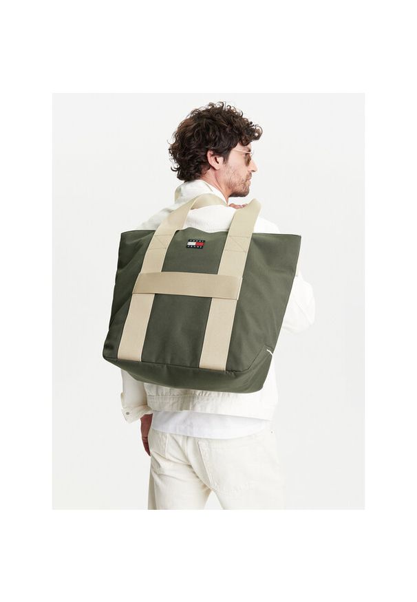 Torba Tommy Jeans. Kolor: brązowy