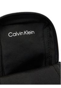 Calvin Klein Saszetka Utility Emblem Phone Crossbody LV04D1192G Czarny. Kolor: czarny. Materiał: materiał #2