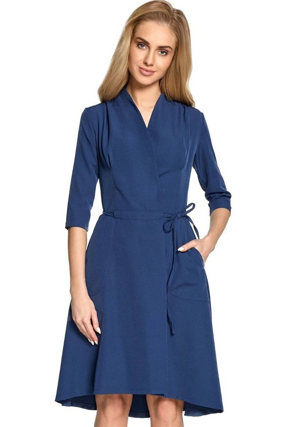 Style - Dopasowana kopertowa sukienka z asymetrycznym dołem. Okazja: do pracy. Materiał: elastan. Typ sukienki: asymetryczne, kopertowe