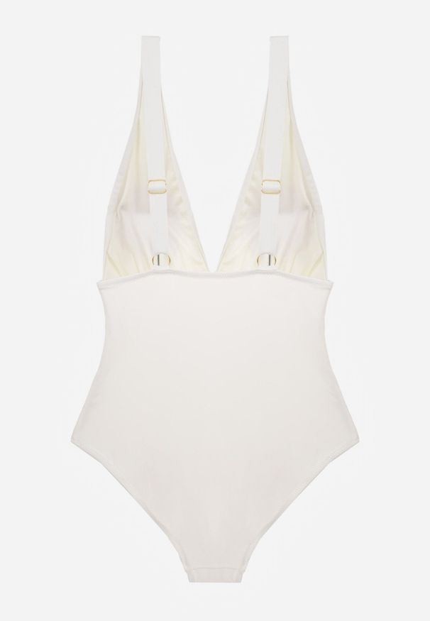 Born2be - Biały Jednoczęściowy Strój Kąpielowy z Marszczeniem i Imitacją Paska z Klamrą Tinryss. Kolekcja: plus size. Kolor: biały. Długość: długie