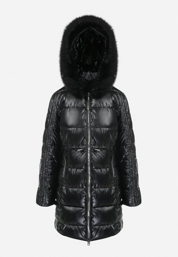 Born2be - Czarna Kurtka Pikowana z Futrzanym Kapturem Ficy. Kolor: czarny. Materiał: futro. Długość: długie. Wzór: aplikacja