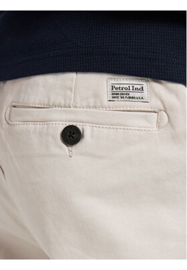 Petrol Industries Szorty materiałowe M-1050-SHO527 Biały Regular Fit. Kolor: biały. Materiał: bawełna