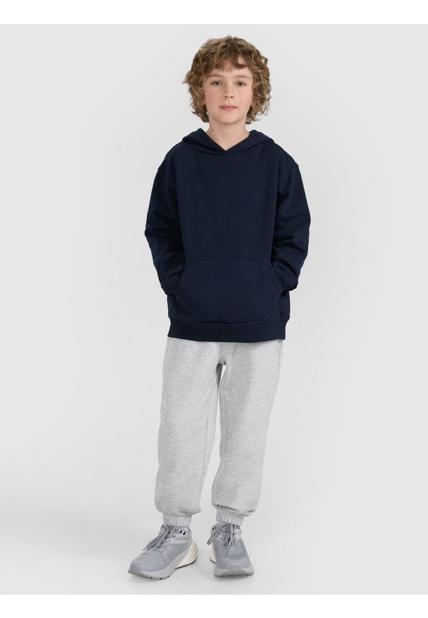 4f - 4F Bluza dresowa nierozpinana z kapturem chłopięca - granatowa 158 (12-13 lat). Okazja: na co dzień. Typ kołnierza: kaptur. Kolor: niebieski. Materiał: dresówka. Wzór: gładki, ze splotem. Sezon: lato. Styl: casual, sportowy