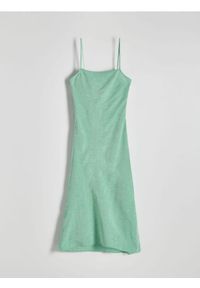 Reserved - Sukienka midi z wiskozy - jasnozielony. Kolor: zielony. Materiał: wiskoza. Wzór: gładki. Typ sukienki: proste. Długość: midi