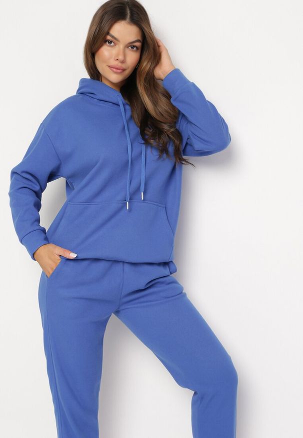 Born2be - Niebieski Bawełniany Komplet Dresowy z Bluzą i Spodniami Zansira. Kolor: niebieski. Materiał: bawełna, dresówka. Sport: turystyka piesza