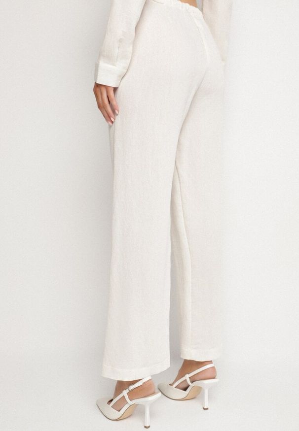 Born2be - Białe Szerokie Spodnie z Wiskozy z Wiązaniem w Talii Lilriz. Okazja: na co dzień. Kolor: biały. Materiał: wiskoza. Styl: elegancki, casual, klasyczny