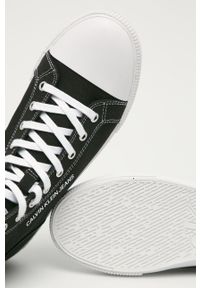 Calvin Klein Jeans - Trampki. Nosek buta: okrągły. Zapięcie: sznurówki. Kolor: czarny. Materiał: syntetyk, materiał, guma. Szerokość cholewki: normalna #2