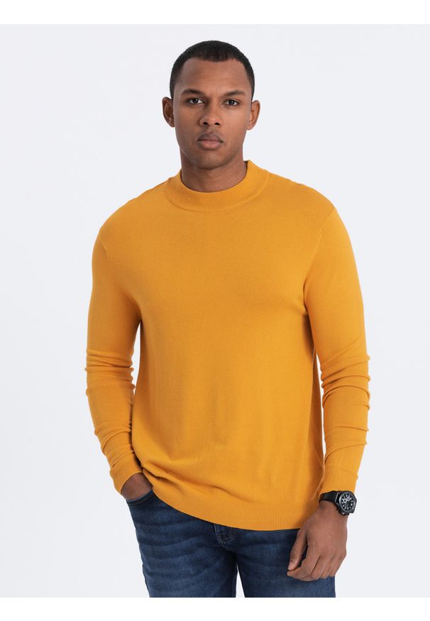 Ombre Clothing - Półgolf dzianinowy męski z wiskozą - musztardowy V5 OM-SWTN-0100 - XXL. Typ kołnierza: golf. Kolor: żółty. Materiał: dzianina, wiskoza