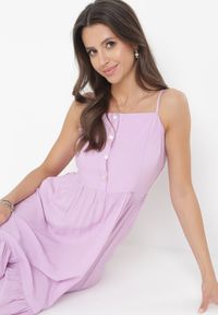 Born2be - Fioletowa Rozkloszowana Sukienka Midi na Ramiączkach z Falbanką z Wiskozy Margotla. Kolor: fioletowy. Materiał: wiskoza. Długość rękawa: na ramiączkach. Wzór: aplikacja. Typ sukienki: rozkloszowane. Długość: midi #3