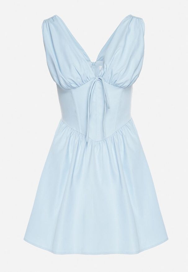 Born2be - Niebieska Sukienka Vices o Rozkloszowanym Kroju z Wiązaniem Foliseia. Okazja: na co dzień. Typ kołnierza: dekolt w kształcie V. Kolor: niebieski. Materiał: poliester, jeans. Długość rękawa: bez rękawów. Styl: casual, elegancki, klasyczny