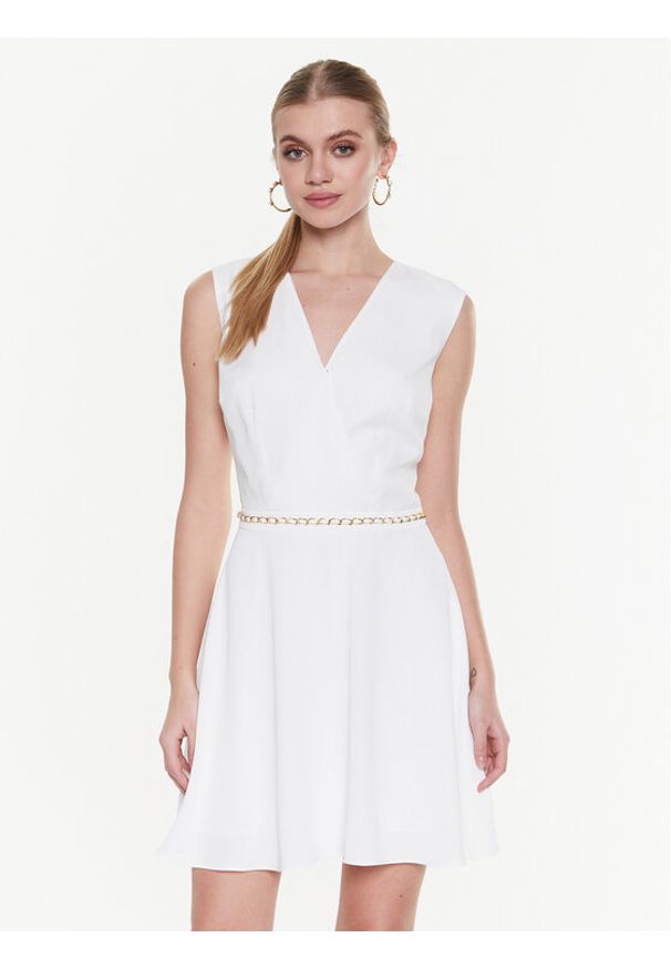 Marciano Guess Sukienka codzienna Nausica 3GGK33 9630Z Biały Regular Fit. Okazja: na co dzień. Kolor: biały. Materiał: syntetyk. Typ sukienki: proste. Styl: casual