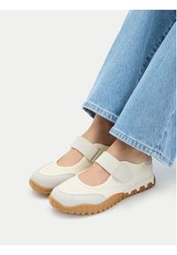 Badura Sneakersy EO-AILA-YB25D32-1 Écru. Kolor: kremowy. Materiał: materiał #2