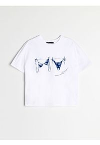 Sinsay - Bawełniana koszulka z krótkim rękawem i nadrukiem - kremowy. Kolor: kremowy. Materiał: bawełna. Długość rękawa: krótki rękaw. Długość: krótkie. Wzór: nadruk #1