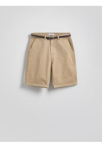 Reserved - Szorty chino z paskiem - beżowy. Kolor: beżowy. Materiał: bawełna, tkanina