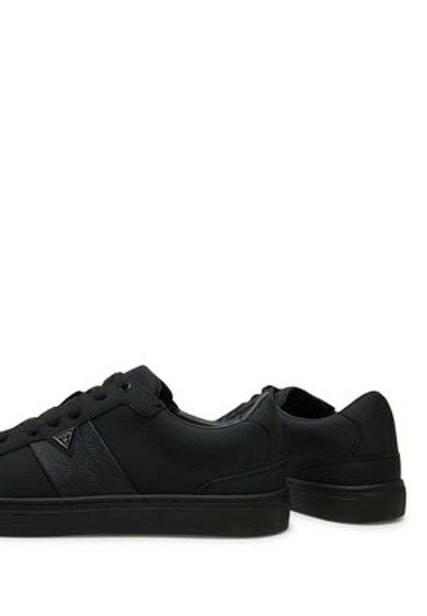 Guess Sneakersy Todi II FMPTII ELL12 Czarny. Kolor: czarny. Materiał: skóra