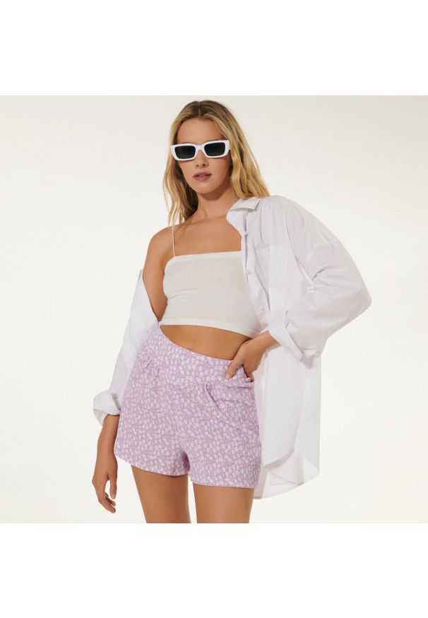 Sinsay - Szorty high waist w kwiaty - Fioletowy. Stan: podwyższony. Kolor: fioletowy. Wzór: kwiaty