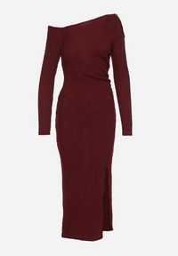 Born2be - Bordowa Dopasowana Sukienka z Metaliczną Ozdobą na Ramieniu Reilara. Kolor: czerwony. Wzór: aplikacja. Styl: elegancki #7