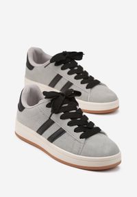Born2be - Szaro-Czarne Sneakersy z Ozdobnymi Paskami Rilanira. Okazja: na co dzień. Zapięcie: pasek. Kolor: szary. Materiał: jeans. Wzór: paski #6