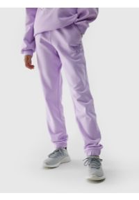 4f - Spodnie dresowe joggery dziewczęce. Kolor: fioletowy. Materiał: dresówka. Długość: długie. Wzór: nadruk