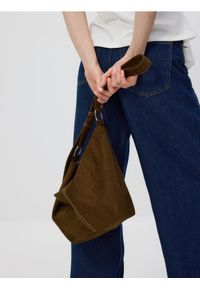 Reserved - Torebka crossbody z imitacji zamszu - zielony. Kolor: zielony. Materiał: zamszowe #1