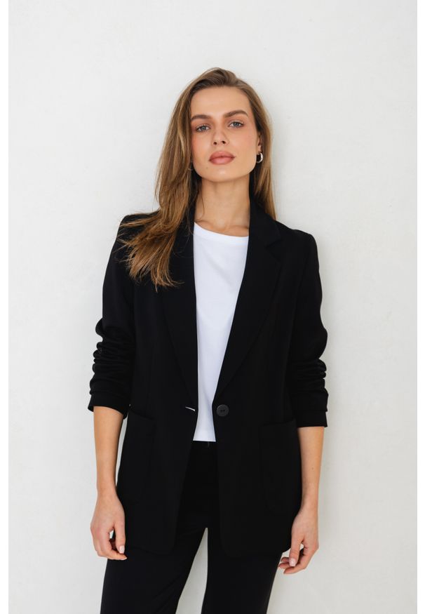 MARYNARKA NANCY CZARNA L - Flawless. Okazja: na co dzień, do pracy, na spotkanie biznesowe. Kolor: czarny. Wzór: aplikacja. Styl: casual, elegancki, biznesowy, klasyczny