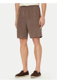 Calvin Klein Szorty materiałowe LV04LF614G Brązowy Relaxed Fit. Kolor: brązowy. Materiał: syntetyk #1