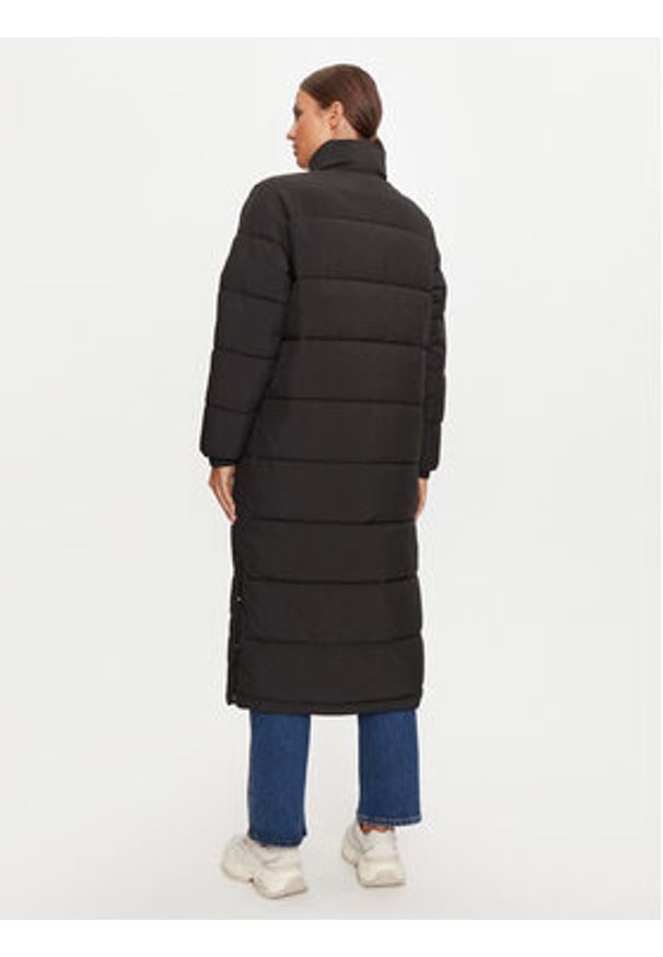 Tommy Jeans Kurtka zimowa DW0DW19918 Czarny Regular Fit. Kolor: czarny. Materiał: syntetyk. Sezon: zima