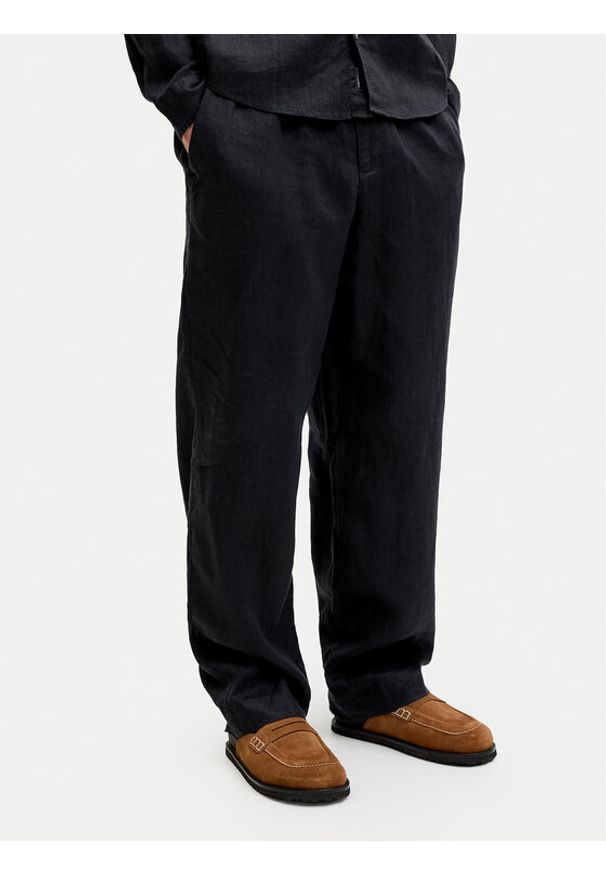 Jack & Jones Chinosy St. Karl 12253120 Czarny Loose Leg. Kolor: czarny. Materiał: len