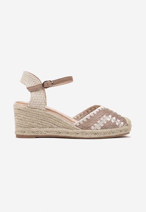 Born2be - Ciemnobeżowe Sandały na Plecionym Koturnie w Stylu Boho Vohna. Okazja: na co dzień, na imprezę, na spacer. Zapięcie: sprzączka. Kolor: beżowy. Sezon: lato. Obcas: na koturnie. Styl: boho