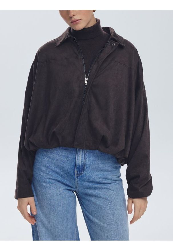 Reserved - Koszula z imitacji zamszu - ciemnobrązowy. Kolor: brązowy. Materiał: zamsz