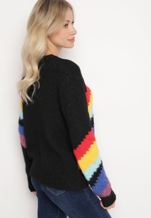Born2be - Czarny Sweter z Poprzecznymi Paskami Rentina. Kolor: czarny. Materiał: jeans. Styl: klasyczny