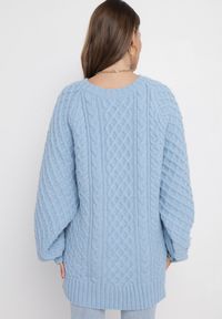 Born2be - Jasnoniebieski Sweter o Wydłużonym Fasonie z Modnym Splotem Ahexa. Kolor: niebieski. Długość: długie. Wzór: ze splotem #4