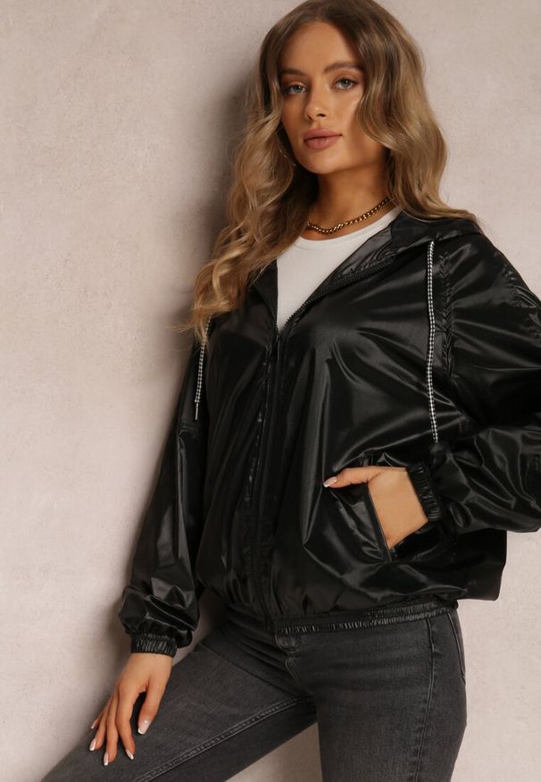 Renee - Czarna Kurtka Mikandros. Kolor: czarny. Długość rękawa: długi rękaw. Długość: długie. Styl: klasyczny