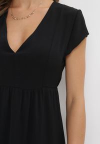 Born2be - Czarna Sukienka Midi Rozkloszowana z Falbanką Sanissa. Okazja: na co dzień. Kolor: czarny. Styl: klasyczny, casual. Długość: midi #3