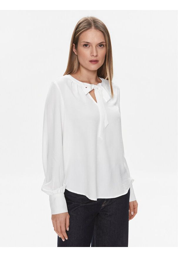 Vero Moda Bluzka Alva 10300577 Biały Regular Fit. Kolor: biały. Materiał: syntetyk