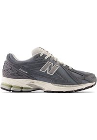 Buty męskie New Balance M1906RV – fioletowe. Kolor: fioletowy. Materiał: guma, syntetyk, materiał, skóra. Szerokość cholewki: normalna. Sport: turystyka piesza