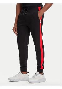 Hugo - HUGO Dres DapieDoaky 50485042 Czarny Regular Fit. Kolor: czarny. Materiał: bawełna #4