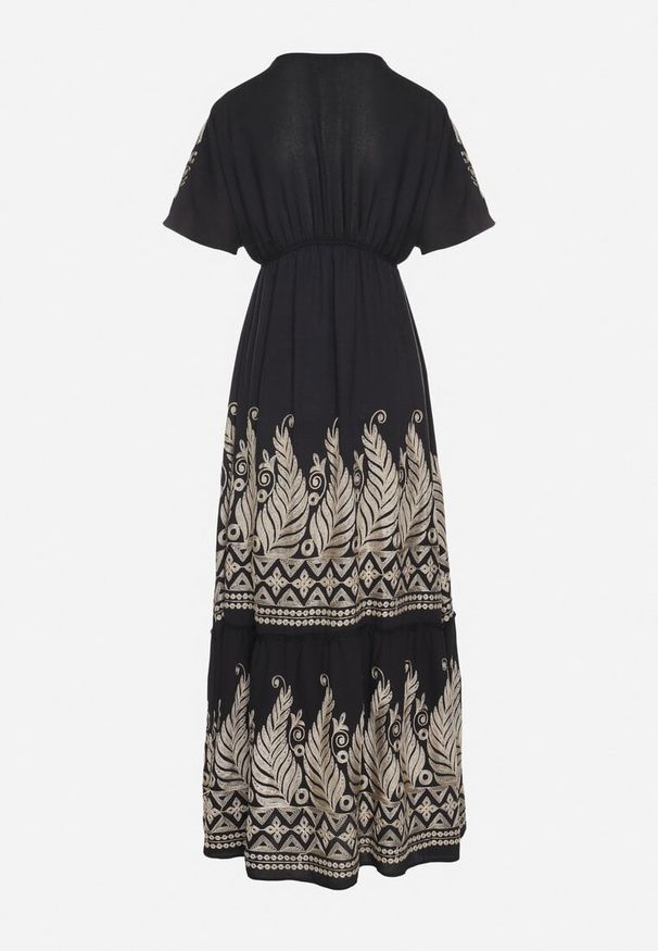 Born2be - Czarna Kopertowa Sukienka z Wiskozy Ozdobiona Frędzlami Redare. Okazja: na co dzień. Typ kołnierza: dekolt w serek. Kolor: czarny. Materiał: wiskoza. Wzór: aplikacja. Typ sukienki: kopertowe. Styl: boho, klasyczny, casual