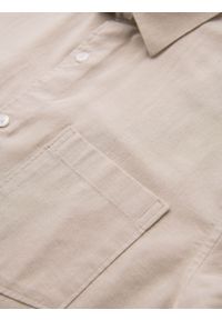 Ombre Clothing - Koszula męska z lnu i bawełny z krótkim rękawem i kieszonką – beżowa V4. Kolor: beżowy. Materiał: len, bawełna. Długość rękawa: krótki rękaw. Długość: krótkie. Sezon: lato #9