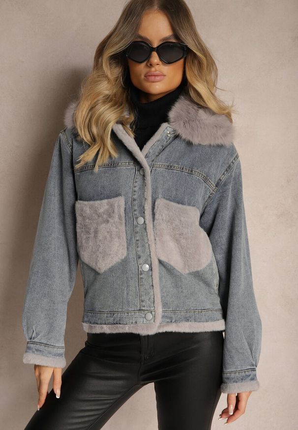 Renee - Niebieska Kurtka Jeansowa z Odpinanym Futrzanym Kołnierzem i Kieszonkami Ansilette. Okazja: do pracy, na co dzień. Kolor: niebieski. Materiał: jeans, futro. Styl: elegancki, casual, klasyczny
